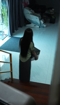 N1809173 โดนแฟนทิ้งไว้ข้างทางจึงขอเข้าบ้านคนแปลกหน้า part 2