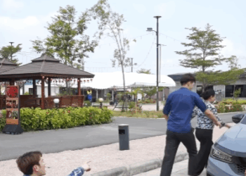 N1509313 พอได งรถหร กล บห วส งมองคนอ นต part 2