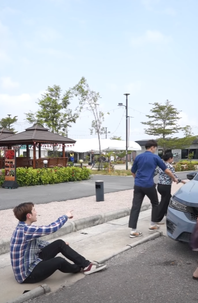 N1509313 พอได งรถหร กล บห วส งมองคนอ นต part 2