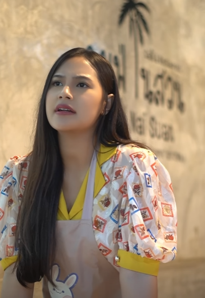 N1211492 แต งต วแบบน กล าเข ามาก นอาหารร านหร ๆแบบน ได งไง part 2