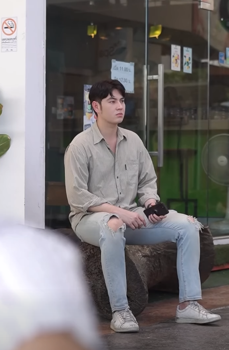 N0311447 ชายคนน นเอากระเป าของป าไป part 2