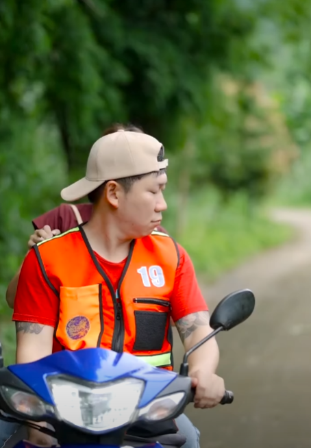 N2401542 ใครท นพระไม ได หนเด ยว part 2