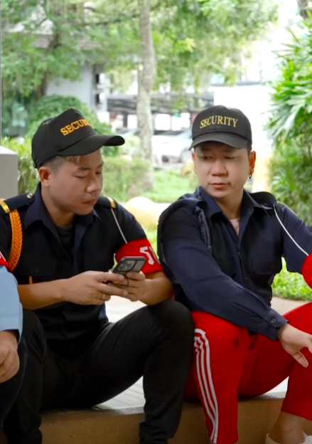 N2401550 เราจะโสดไปด วยก แต เพ อนด นแอบไปม แฟน part 2