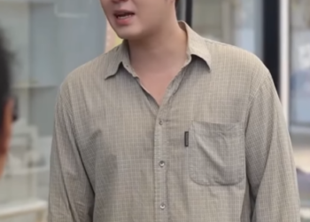 N2601070 ชายคนน นเอากระเป าของป าไป part 2