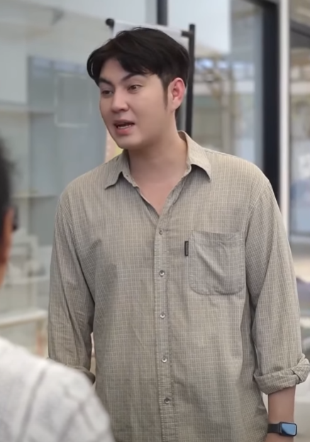 N2601070 ชายคนน นเอากระเป าของป าไป part 2