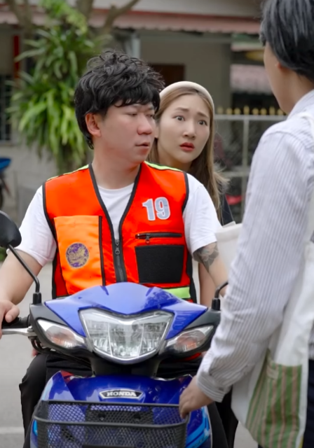 N2401557 นมอไซค ดเลขไว เจอล กค าเก งกฏหมาย part 2