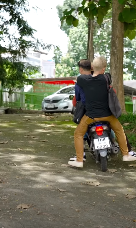 N2801561 หน มจม กโตมาดกวน บสองหน มจอมป วน part 2