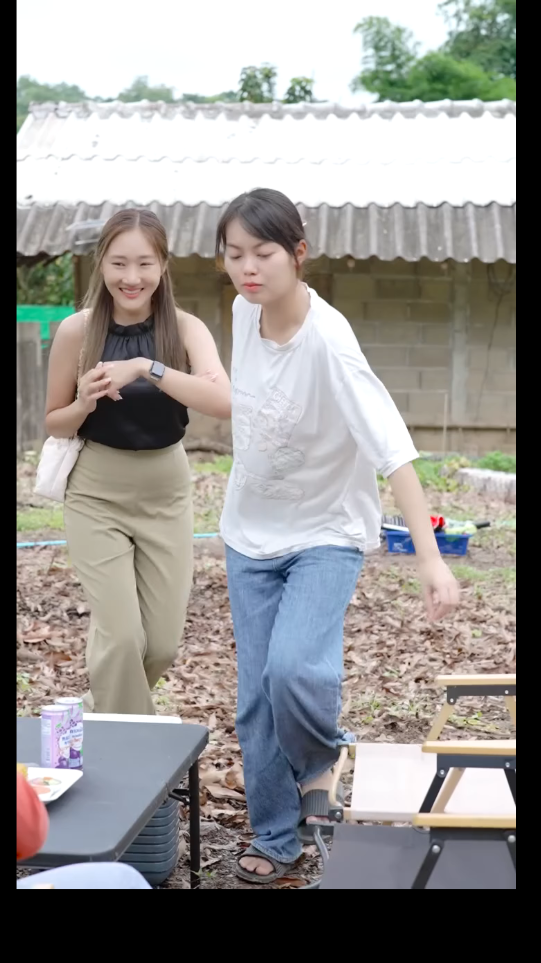 N3101594 คนสวยเด นเข ามา สายตาก บจ องช ดเจน part 2