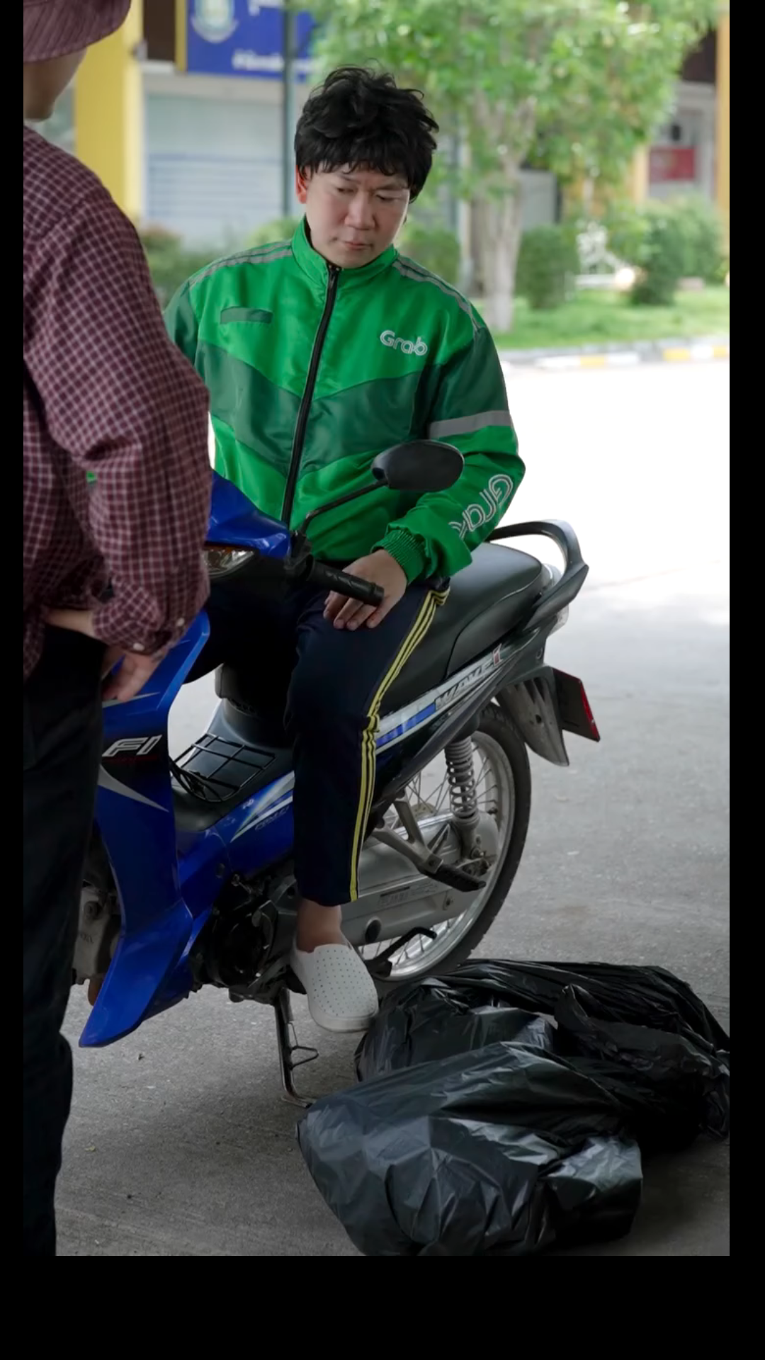 N0402645 ไรเดอร จม กโต บล กค าว ไอพ ของเขา part 2