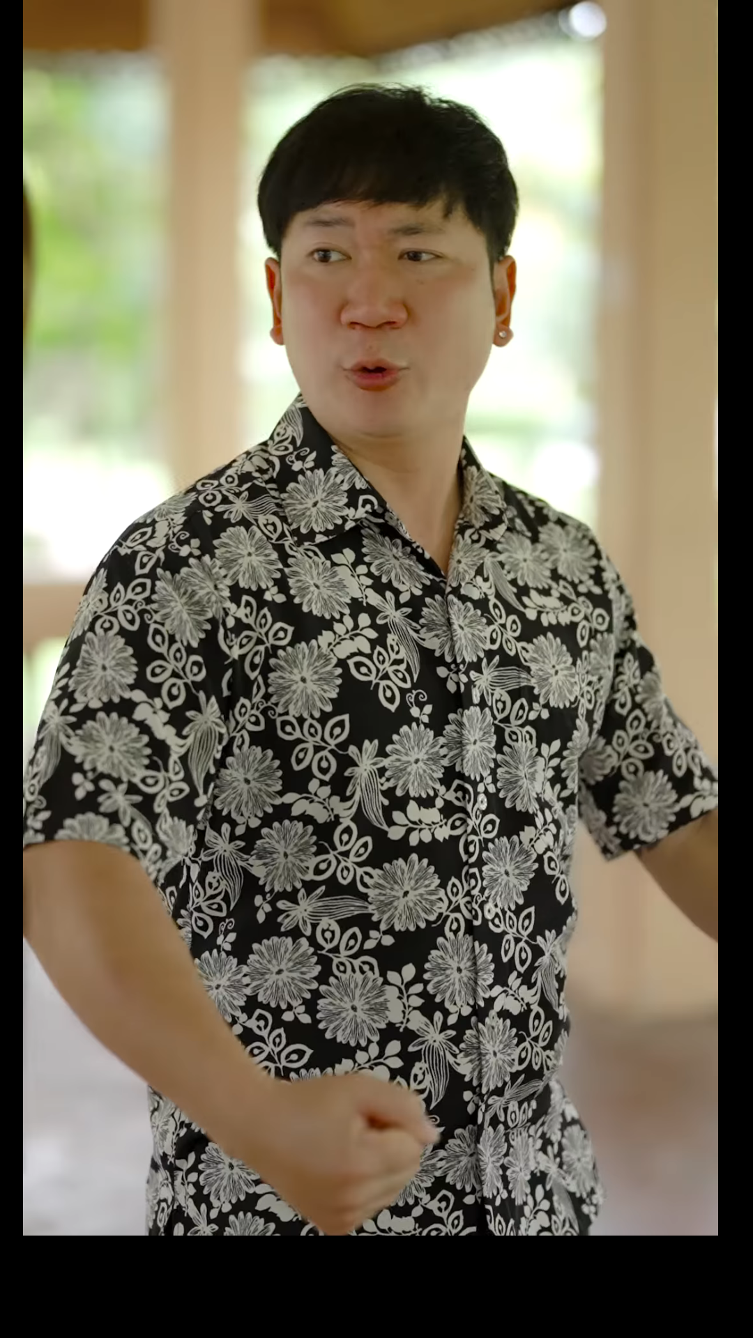 N0402647 ณชายจม กโต บการน ดด วของเขา part 2