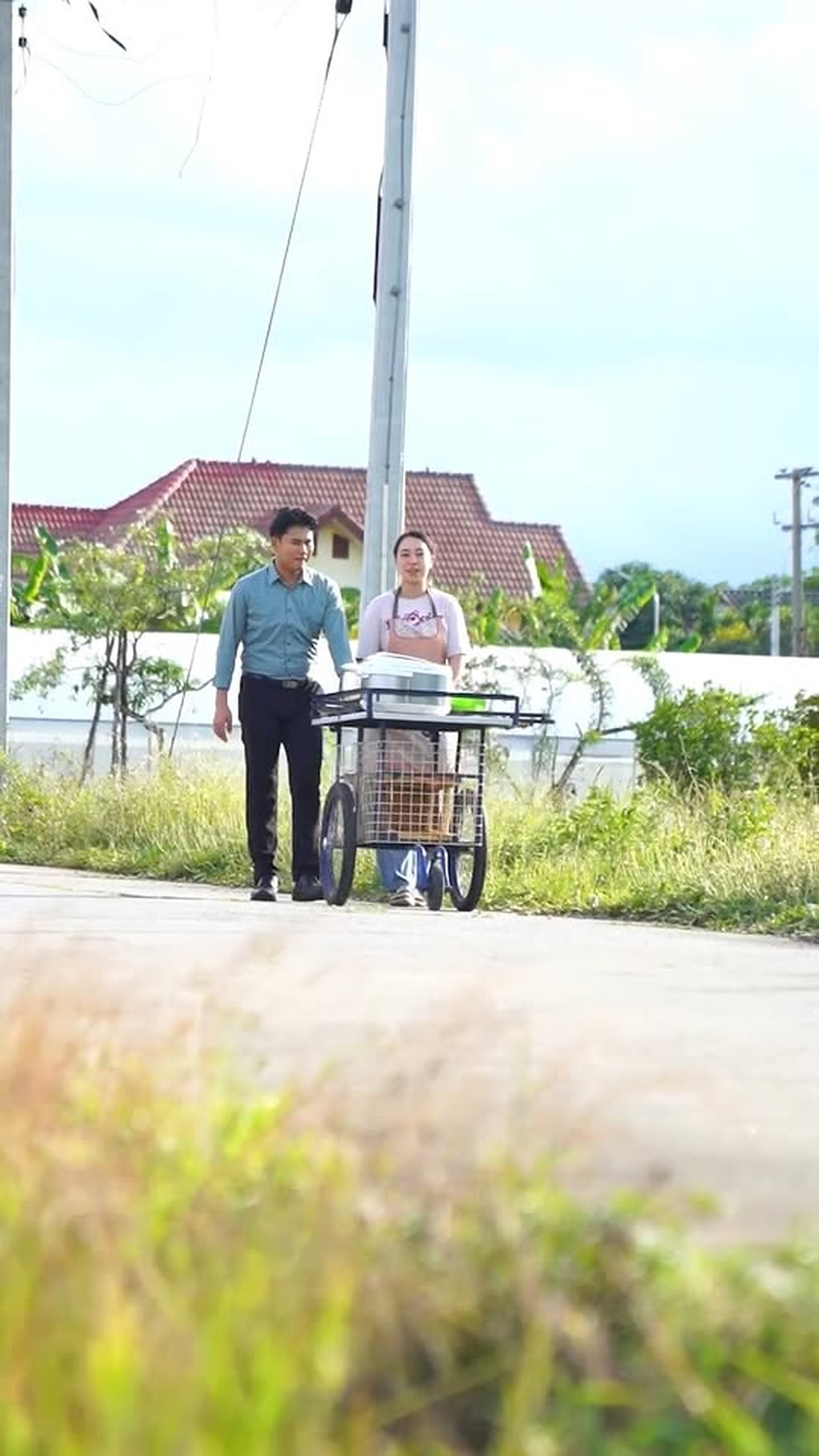 N0403283 อย าด อยค คนใส เส อตลาดน part 2