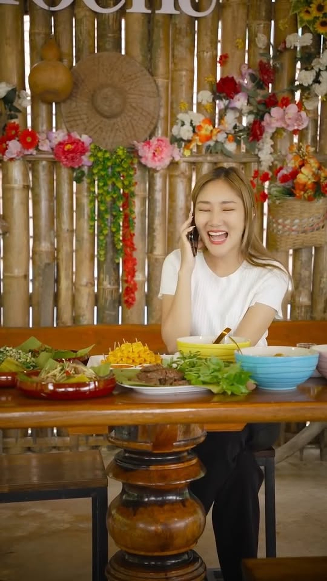 N0303932 งอาหารเล ยงเพ อนเต มโต แต เพ อนไม มาส กคน part 2