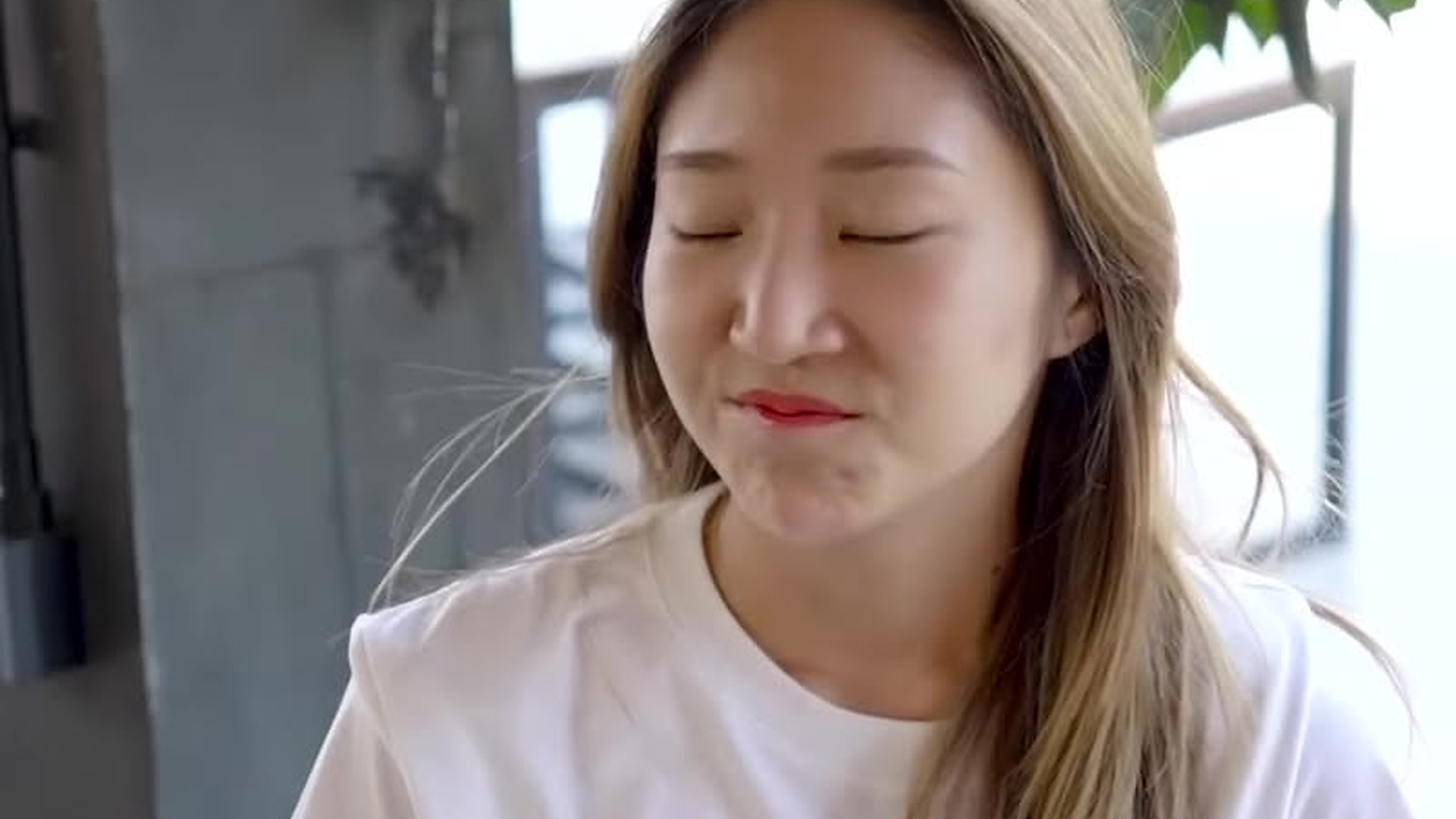 N1403748 เป นล กคนเด ยวอย องสาวโผล มาอ กคน part 2